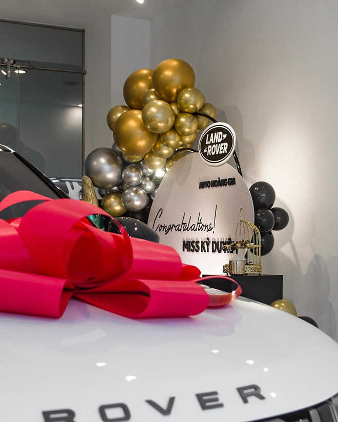 Hoa hậu Kỳ Duyên tậu Range Rover Velar giá 5,4 tỷ đồng - 2