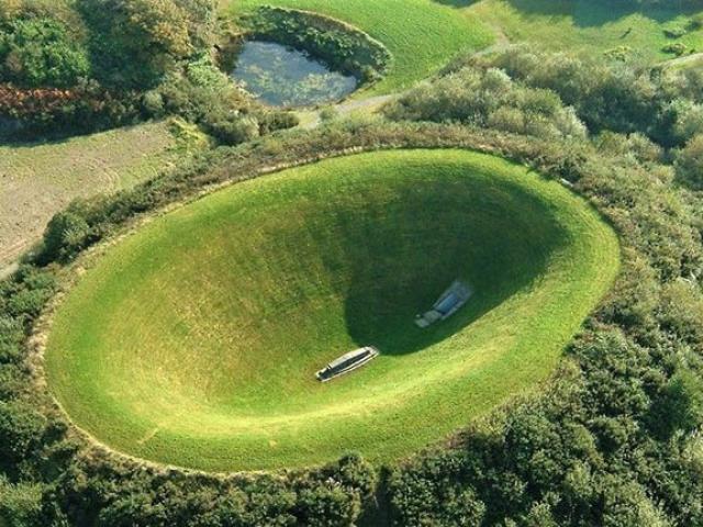 Du lịch - Vết lõm sâu hoắm có tên gọi nghe rất lạ: “Vườn trời”