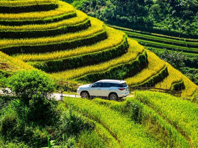 Ô tô - Mua Toyota Fortuner được hưởng ưu đãi kép trong tháng 7