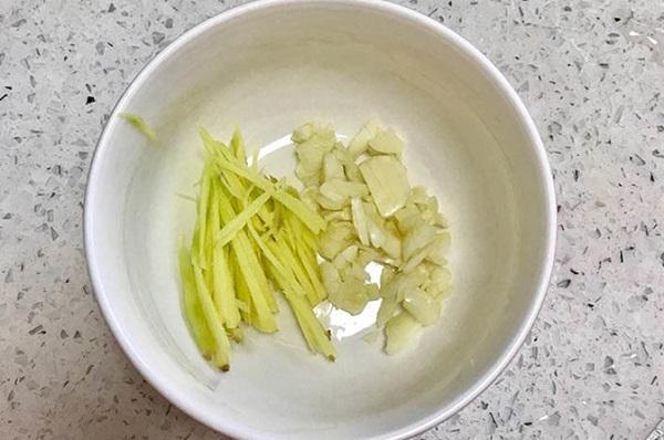 Quên món gà luộc đi, đây mới là cách chế biến con thích mê, chồng gật đầu khen ngon - 2