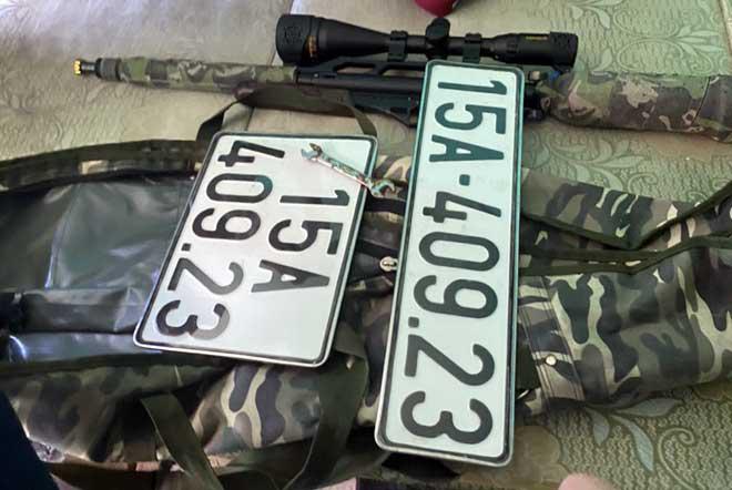 Biển giả đối tượng mua tại phố Tô Hiệu để nhằm đánh lạc hướng.