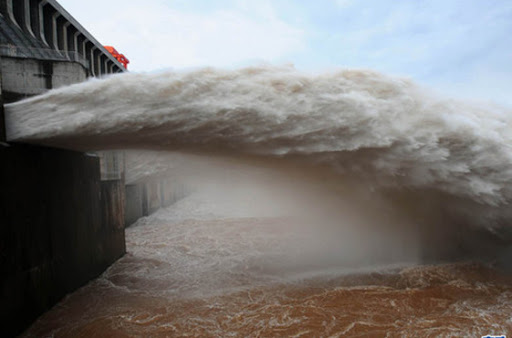 Đập thủy điện Tam Hiệp trên sông Dương Tử đã hai lần phải xả lũ trong tháng qua.