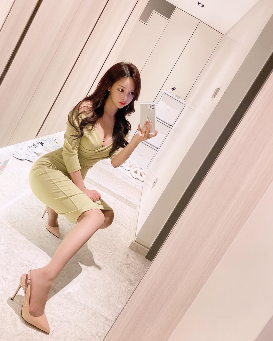 Người đẹp có hơn 1,1 triệu người theo dõi trên Instagram, không thua kém gì các hot girl xứ Hàn.