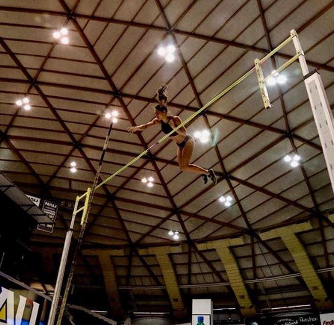 “Tiên nữ” nhảy sào Mỹ nổi tiếng quá sớm và bị "chìm" như thế nào? - 4