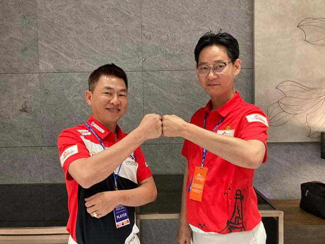 Minh Cẩm (trái) lỡ hẹn với trận chung kết sau khi để thua&nbsp;Jeong Seong Youn