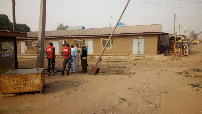 Số tiền "khủng" nói trên được thu giữ tại ngôi nhà ở Kaduna, Nigeria của ông Andrew Yakubu.

