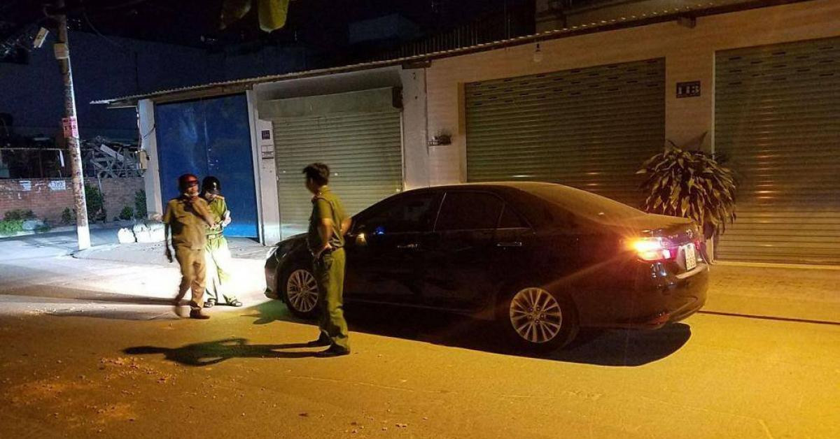 Pháp luật - Tài xế ô tô bị nhóm người lạ mặt tấn công trong đêm ở TP.HCM