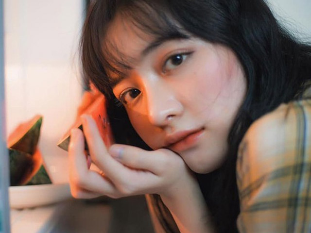 Đời sống Showbiz - Hot girl 2k khiến dân mạng ráo riết truy tìm vì giống Địch Lệ Nhiệt Ba