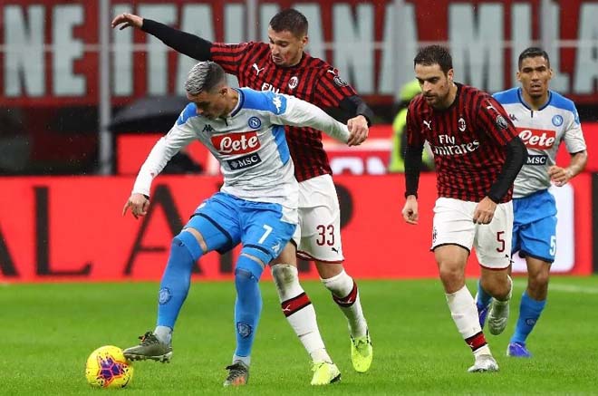 Napoli và AC Milan chơi tấn công cống hiến