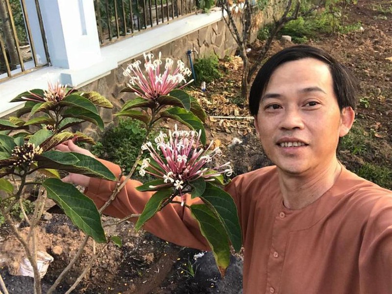 Hoài Linh bất ngờ trở lại sau 5 tháng "thất nghiệp", về làm nông dân - 4