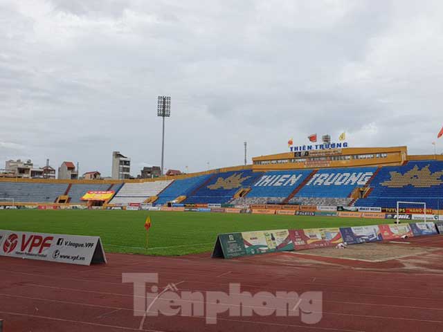 Bóng đá - Công an Nam Định dùng lực lượng tinh nhuệ bảo vệ sân Thiên Trường