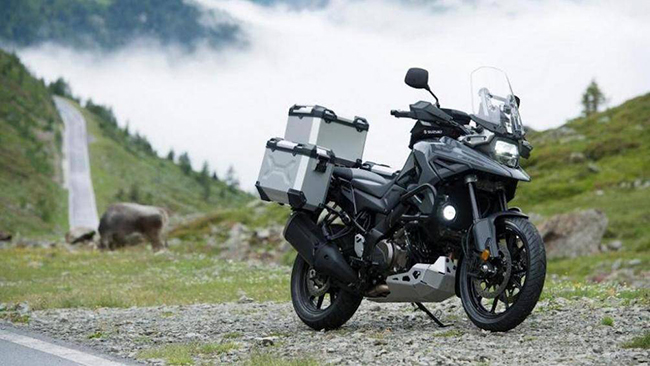 Dù là đời xe mới nhưng tại Việt Nam, V-Strom 1050 vẫn có mức giá niêm yết đã bao gồm thuế VAT đúng bằng với đời 1000 trước đây là 419 triệu đồng
