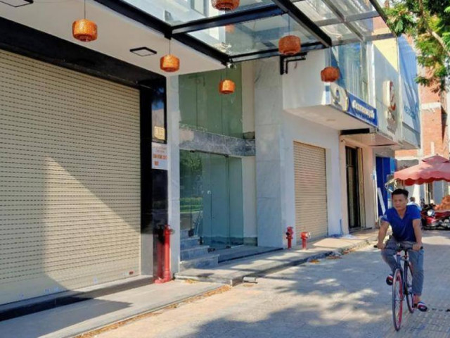 Kinh doanh - Rầm rộ rao bán khách sạn ven biển Đà Nẵng