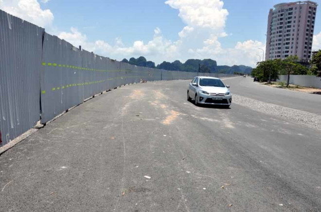 Từ sau vụ tai nạn, tuyến đường có vẻ ít xe qua lại