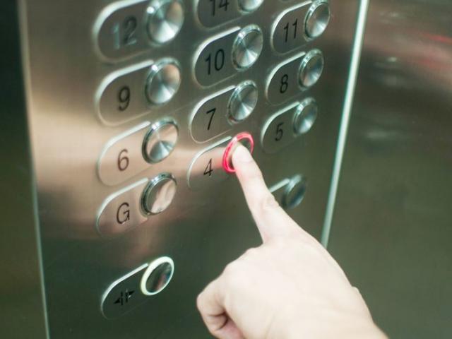 Thế giới - Trung Quốc: 60 giây đi thang máy, lây nhiễm Covid-19 cho 71 người?