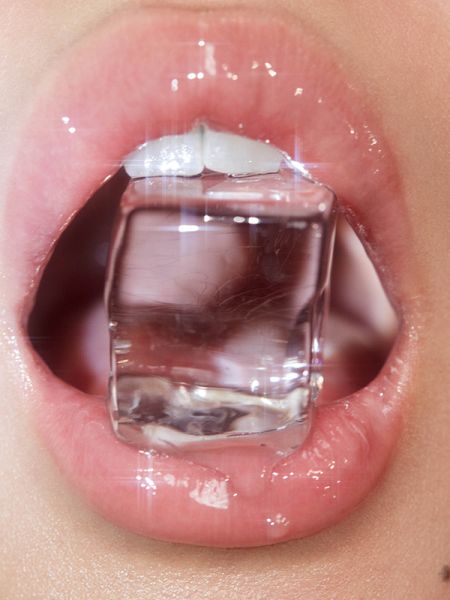 Cách bảo dưỡng sau khi bơm để giữ cặp môi căng mịn như cherry - 1