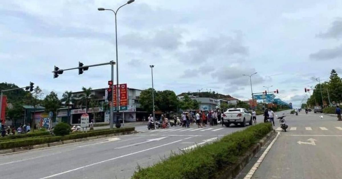 Tin tức trong ngày - Khởi tố nữ cán bộ Thanh tra Lào Cai lái xe vượt đèn đỏ đâm chết người