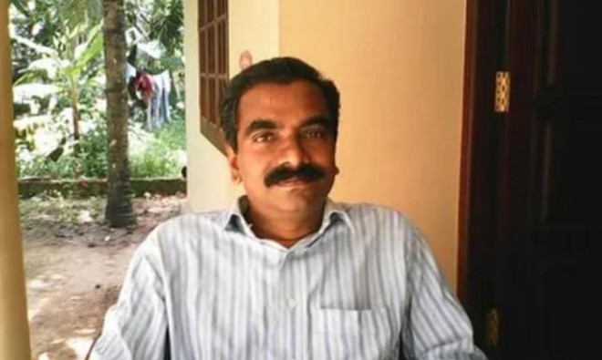 Thầy hiệu trưởng Prabhakaran Priyam.