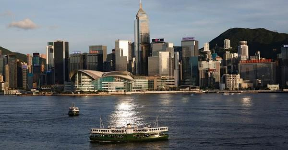 Kinh doanh - Sốc với thuế thu nhập khủng, nhiều người Trung Quốc tính chuyện rời Hồng Kông