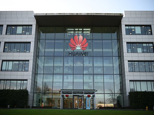 Anh chính thức cấm cửa Huawei, leo thang căng thẳng với Trung Quốc