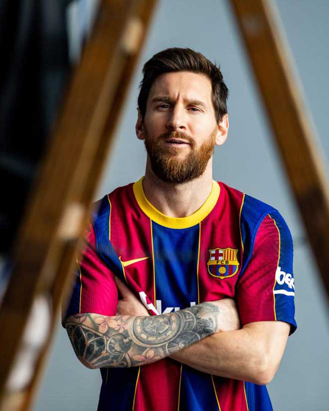 Barca ra mắt áo đấu bị chê &#34;nhái&#34; Crystal Palace, 4 SAO vắng mặt khó hiểu - 8