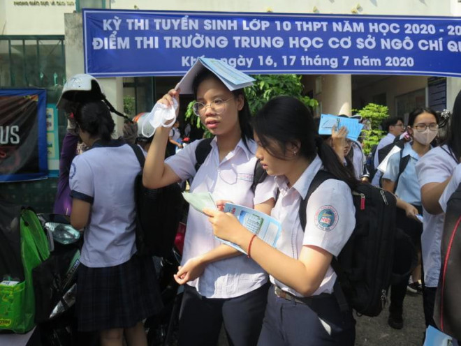 Các thí sinh tại điểm thi THCS Ngô Chí Quốc trời phòng thi trong tâm trạng thoải mái. Ảnh: Phạm Anh&nbsp;