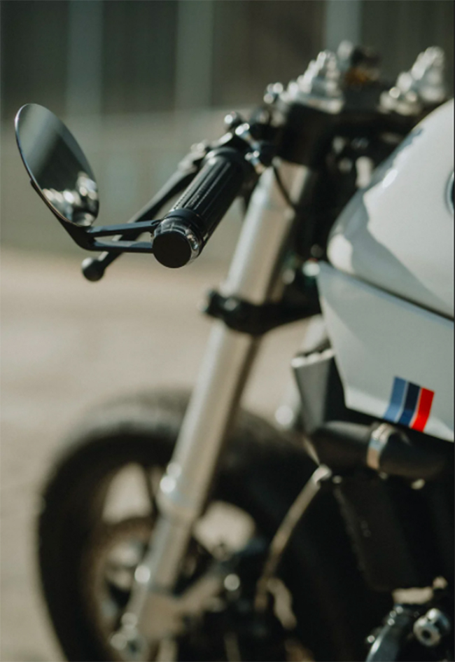 So với chiếc BMW Motorrad nguyên bản, mẫu K100RS phong cách hoài niệm của Motocrew đã được tinh chỉnh lại ở thiết kế bên ngoài
