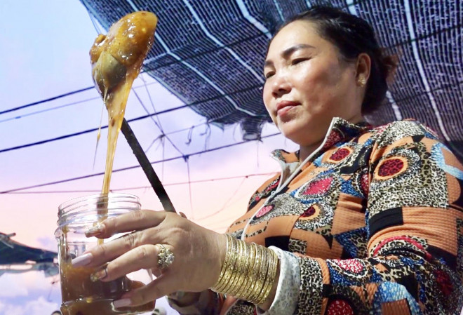 Me ngào và đá me được bày bán rất nhiều trên đảo Nam Du. Ảnh: M.A.