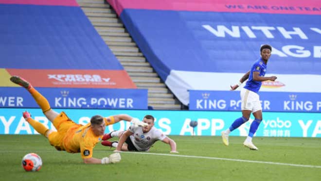 Video highlight trận Leicester - Sheffield United: "Người nhện" xuất sắc, thắng lợi nhẹ nhàng - 2