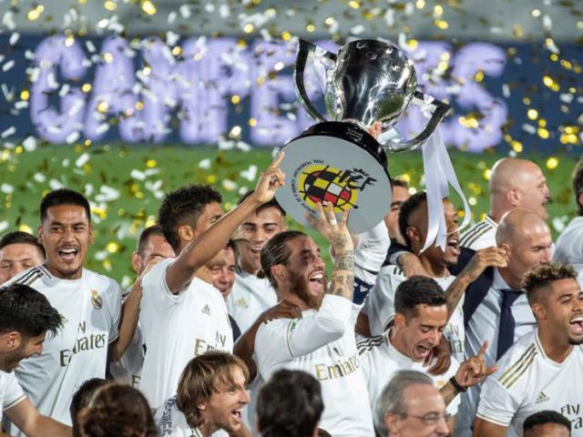 Bóng đá - Real Madrid vô địch La Liga lần thứ 34: Rực rỡ Zidane và "gà son" Benzema