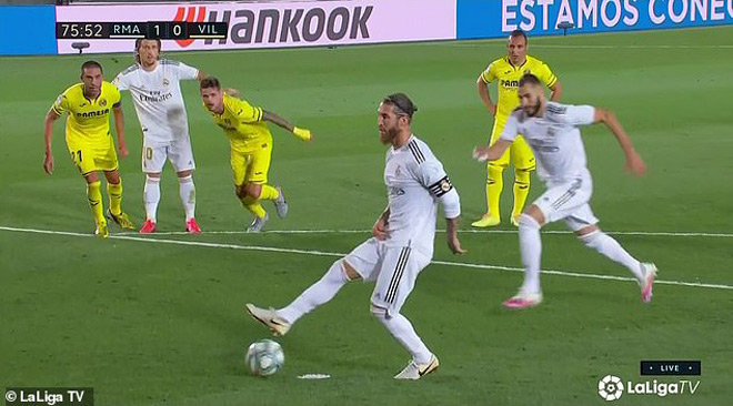 Pha phối hợp cực kỳ bất ngờ của Ramos và Benzema lại trở thành pha bóng... "tấu hài"