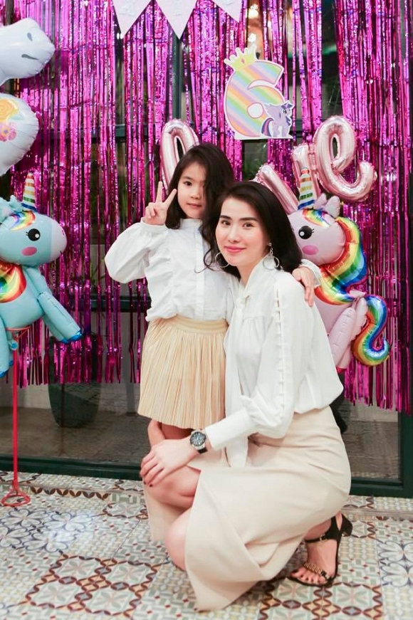 Cuộc sống đáng mơ ước của 4 cặp song sinh nổi tiếng showbiz Việt - 6