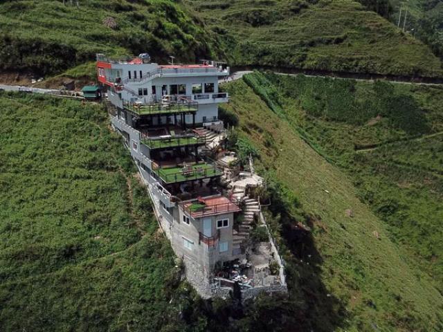 Tin tức trong ngày - Tin tức 24h qua: Phá dỡ một phần công trình Panorama trên đèo Mã Pí Lèng