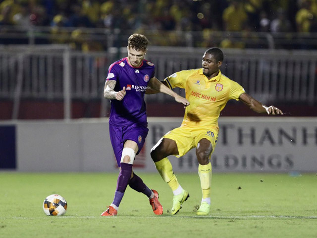 Bóng đá - CLB lạ nhất V-League bất bại 10 trận, độc chiếm ngôi đầu: Chuyên gia nói gì?