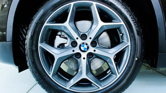 BMW X1 giảm giá 310 triệu đồng, rẻ nhất phân khúc - 3