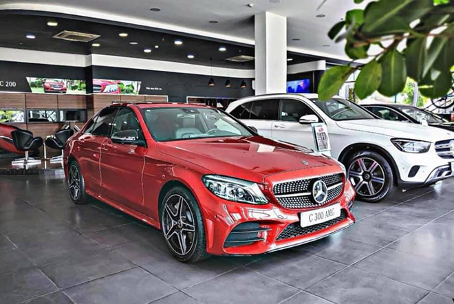 Mercedes-Benz C300 AMG 2020 thêm trang bị cửa sổ trời Panorama, giá tăng nhẹ - 5