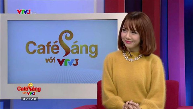 Nữ MC cho thấy cô luôn tận tụy với nghề. Nhờ giọng nói truyền cảm, gương mặt nhỏ nhắn xinh xắn nên Thu Hương được khán giả yêu mến.
