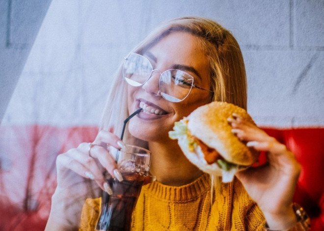 Mukbang: Xu hướng giải trí hay sự phản chiếu của một thế hệ con người cô đơn? - 2