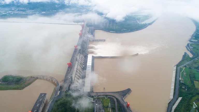 Đập Tam Hiệp đã vượt qua đợt lũ thứ hai trên sông Dương Tử và là đợt lũ lớn nhất trong năm đến nay.