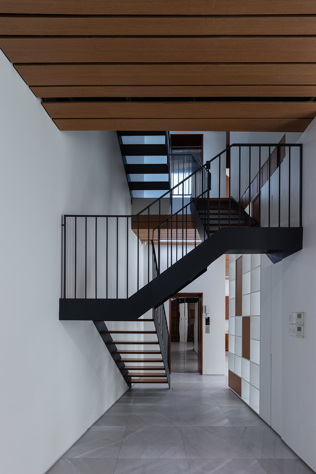 Lối thiết kế cầu thang lạ giúp tận dụng tối đa mọi không gian của ngôi nhà.
