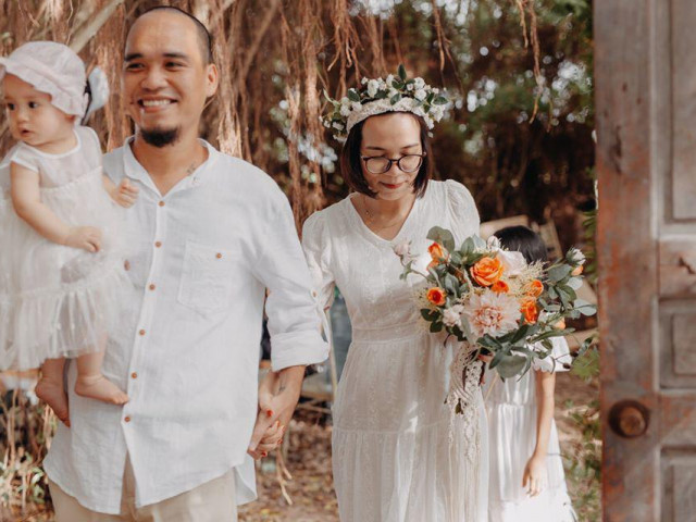 Bạn trẻ - Cuộc sống - Nhóm bạn tự tay làm tiệc kỷ niệm ngày cưới cực chất trong rừng