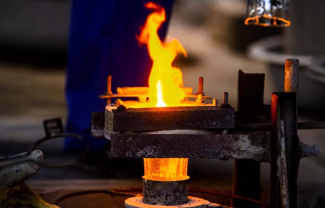 Nghề không dành cho phụ nữ, mưu sinh cạnh “lò bát quái” 1.500 độ C - 13