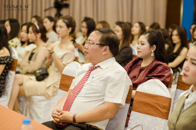 TS.BS Hoàng Cương tại sự kiện ra mắt “Lens cho mắt thở”