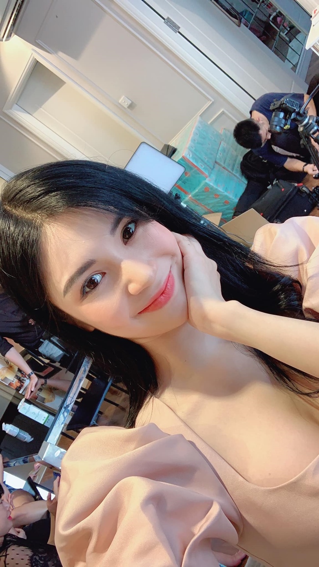 Ở tuổi 28, Thanh Bi đã sớm có nhà có xe khiến nhiều người ngưỡng mộ.
