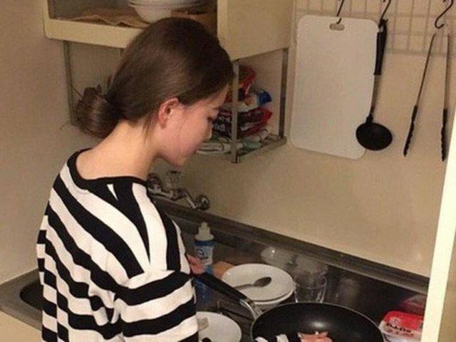 Bạn trẻ - Cuộc sống - Định gửi tiền mẹ giữ vì vợ tiêu hoang, chồng xấu hổ khi đọc được cuốn sổ chi tiêu