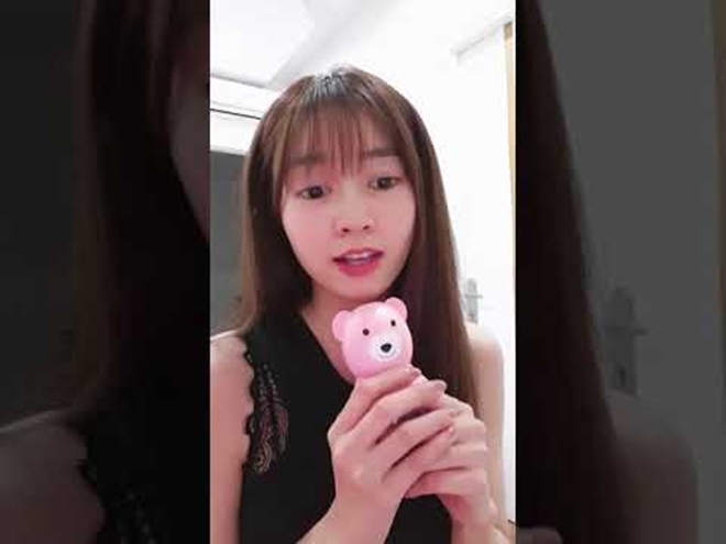 Ninh Dương Lan Ngọc đẹp bất chấp khi livestream, Lâm Khánh Chi hớ hênh lộ điểm nhạy cảm - 7