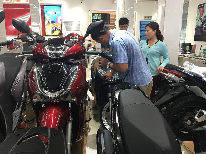 Người dùng gặp khó khi mua phải xe máy không có công tắc đèn - 2