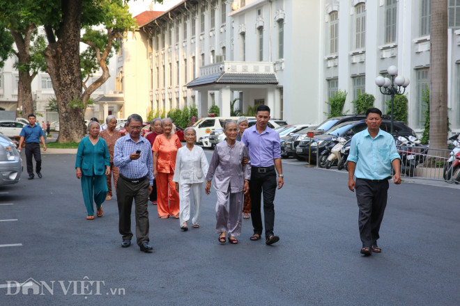 Sáng 24/7, các Mẹ Việt Nam anh hùng sẽ vào Lăng viếng Chủ tịch Hồ Chí Minh; dự buổi gặp mặt do lãnh đạo Đảng, Nhà nước chủ trì. Đặc biệt, Chương trình Gặp mặt đại biểu Bà mẹ Việt Nam Anh hùng sẽ diễn ra tại Trung tâm Hội nghị Quốc gia (Mỹ Đình, Hà Nội) vào sáng 25/7.