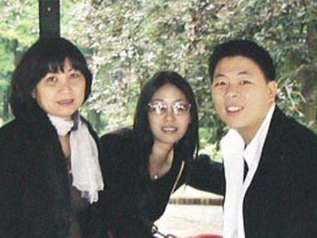 Kinh doanh - Góc khuất đời tư của đại gia từng "xộ khám" vì buôn lậu điện thoại