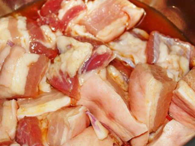 Ẩm thực - Thêm thứ này vào ướp, thịt chả nướng mềm, thơm, ngậy như tan trong miệng, ăn bao nhiêu cũng không ngán